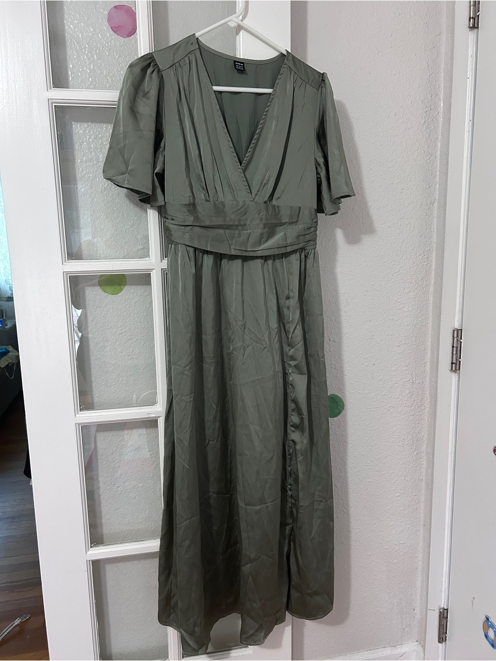 SHEIN Olive Green V-Neck Maxi Dress